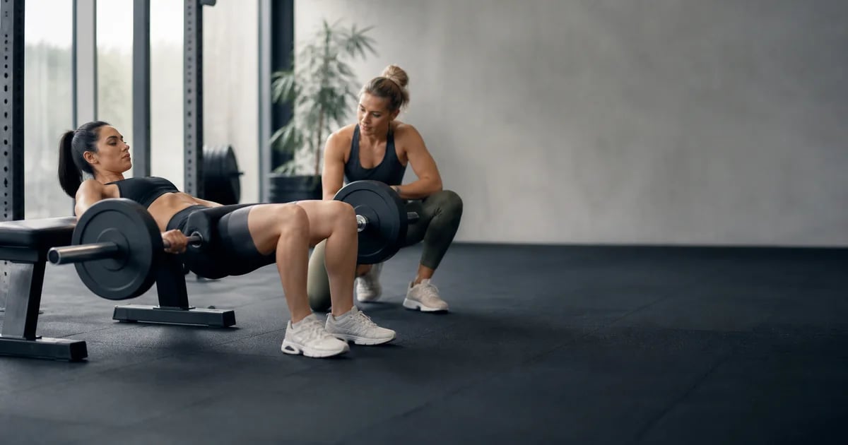 Dar forma a glúteos y piernas: entrenamiento de fuerza para mujeres